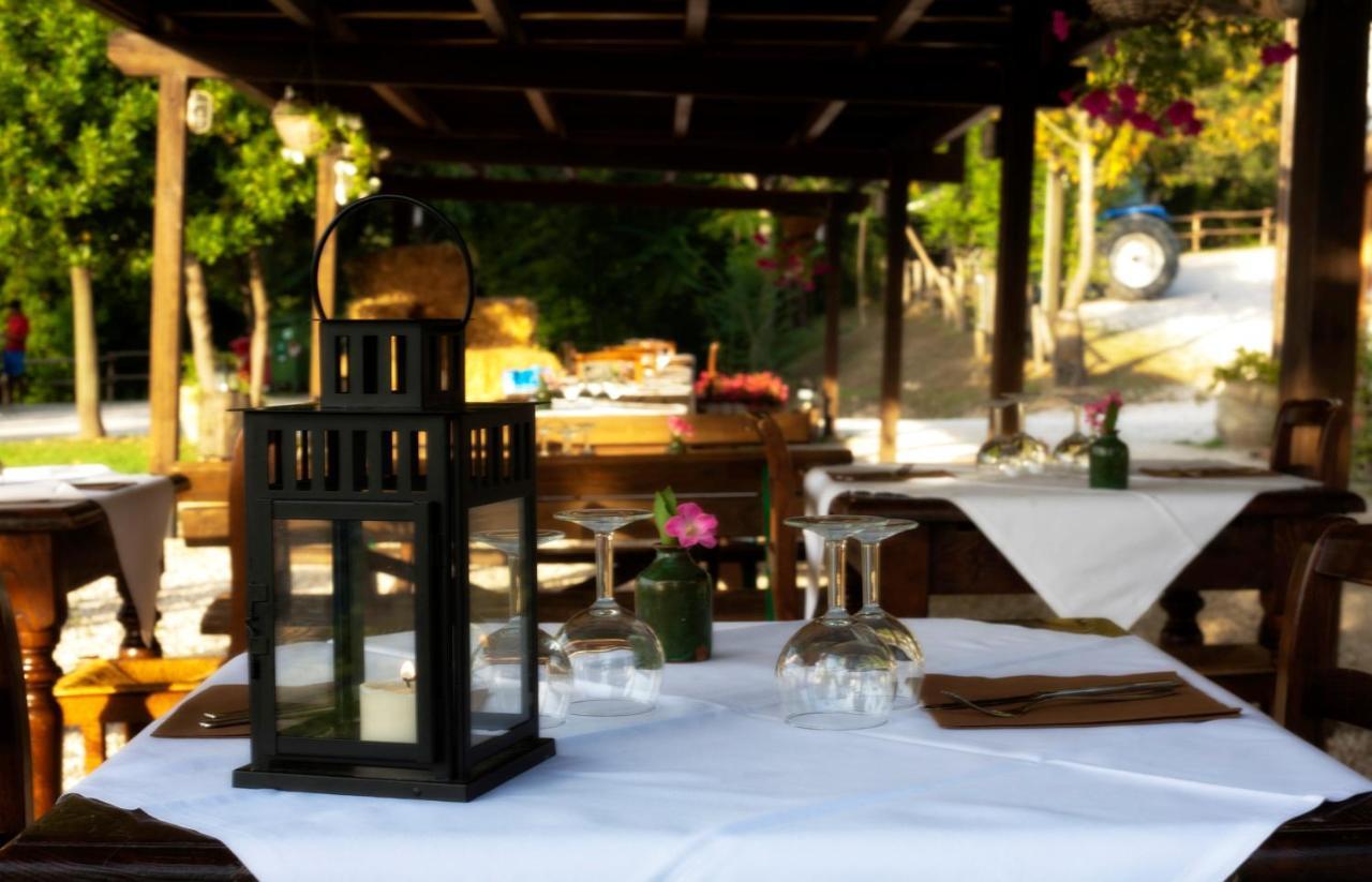 Agriturismo Girolomoni - Locanda Isola del Piano Dış mekan fotoğraf