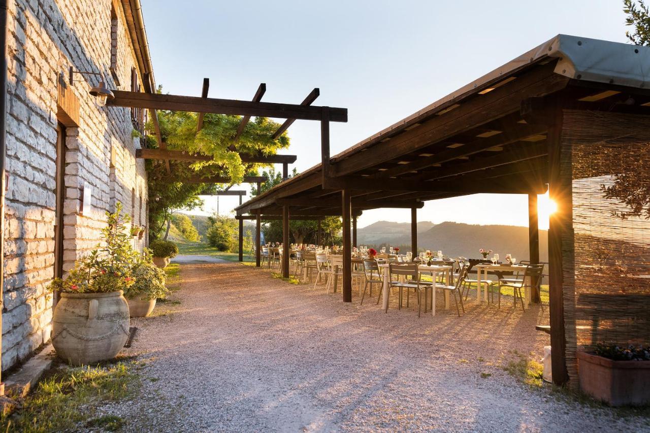 Agriturismo Girolomoni - Locanda Isola del Piano Dış mekan fotoğraf